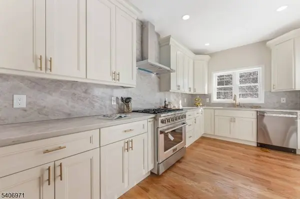 10 Old Rifle Camp Rd, Woodland Park, NJ 07424