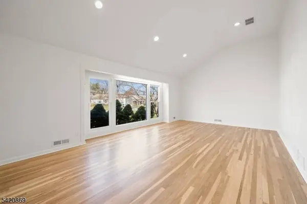 181 Haddenfield Rd, Clifton City, NJ 07013