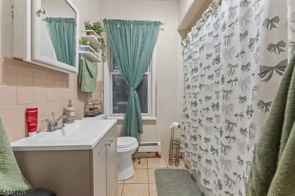 160 Burgess Pl, Passaic City, NJ 07055