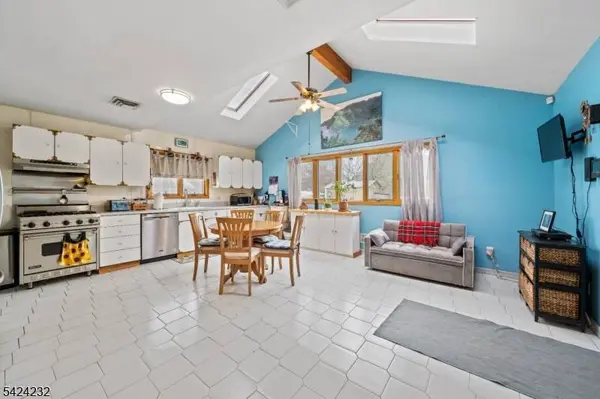 44 Scott Ter, Clifton City, NJ 07013