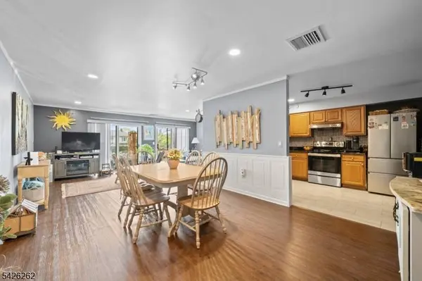 2 Ann St #203, Clifton City, NJ 07013