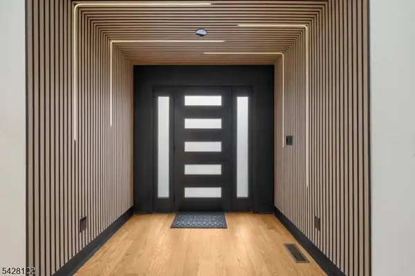 10 Marilyn Pl, Clifton City, NJ 07011