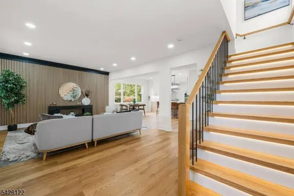 10 Marilyn Pl, Clifton City, NJ 07011