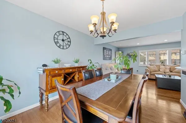 11 Barbara Dr, Clifton City, NJ 07013