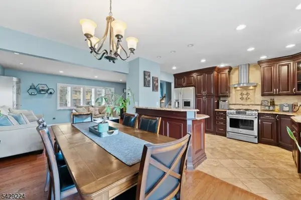 11 Barbara Dr, Clifton City, NJ 07013
