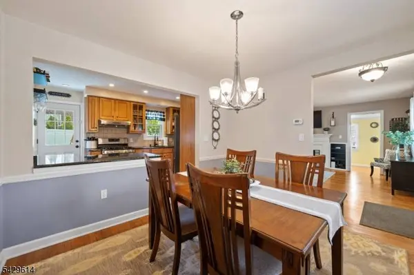 36 Burlington Rd, Clifton City, NJ 07012