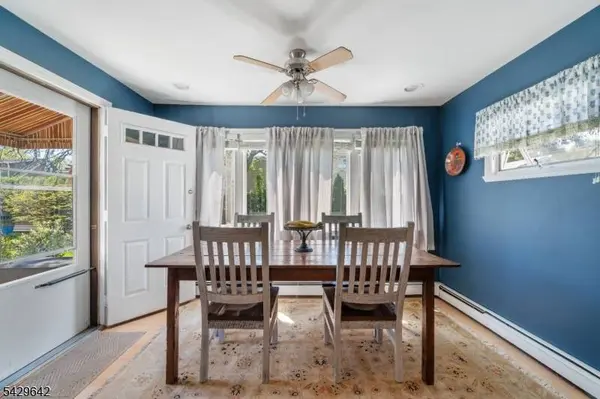 13 Lockwood Dr, Clifton City, NJ 07013