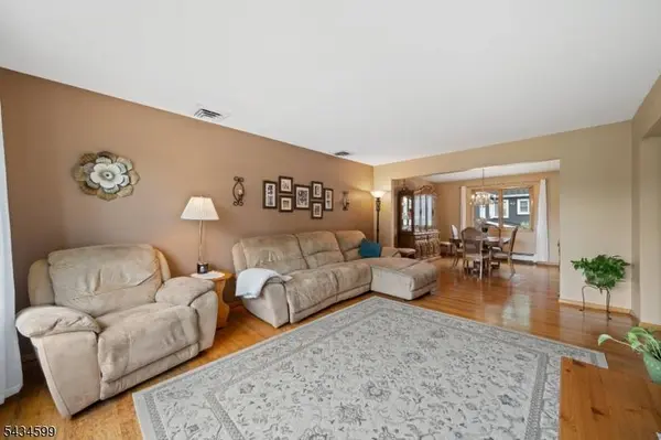 191 Pershing Rd, Clifton City, NJ 07013