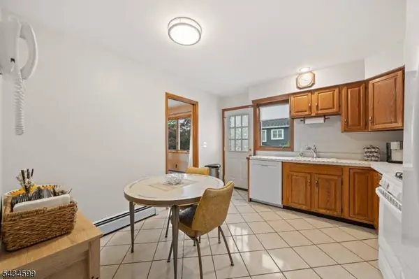191 Pershing Rd, Clifton City, NJ 07013