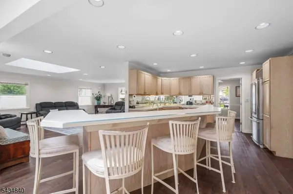 70 Lennon Pl, Clifton City, NJ 07013