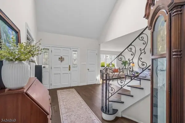 70 Lennon Pl, Clifton City, NJ 07013