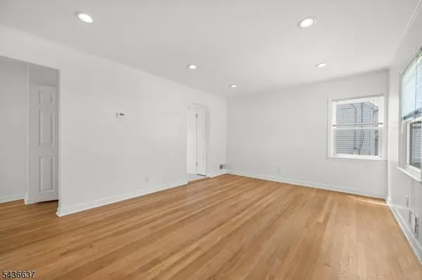 166 Beverly Hill Rd, Clifton City, NJ 07012
