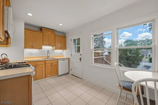 166 Beverly Hill Rd, Clifton City, NJ 07012