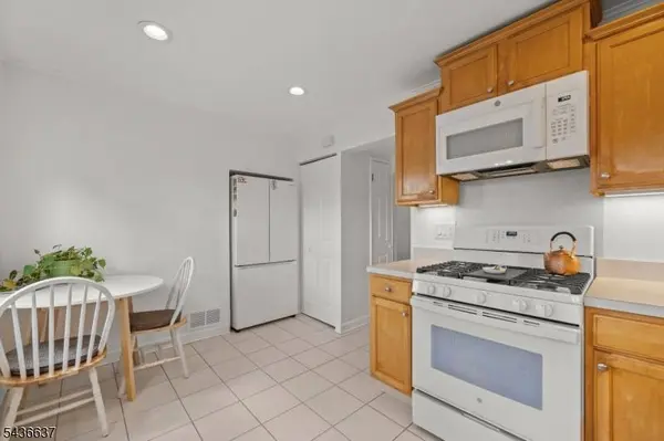 166 Beverly Hill Rd, Clifton City, NJ 07012