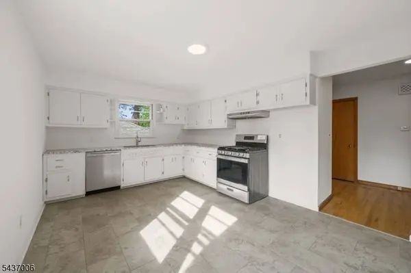 384 Delawanna Ave, Clifton City, NJ 07014