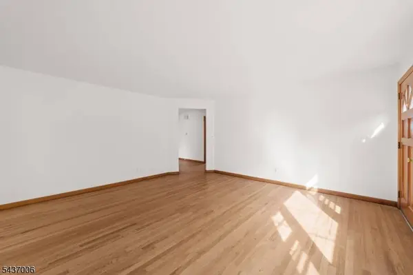 384 Delawanna Ave, Clifton City, NJ 07014