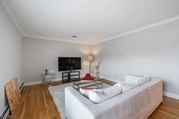 45 Grunwald St, Clifton City, NJ 07013