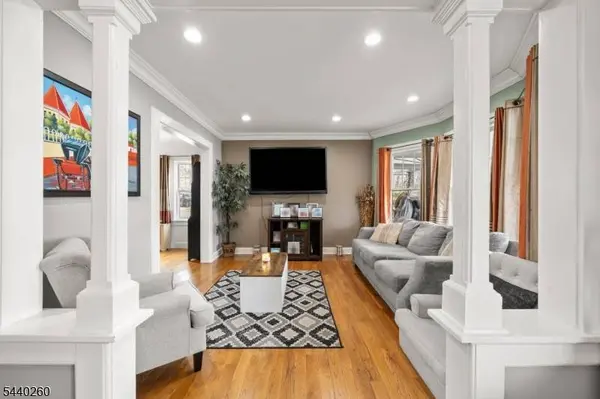 389 Colfax Ave, Clifton City, NJ 07013