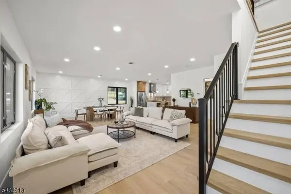 24 Richard Scott Ct, Haledon Boro, NJ 07508