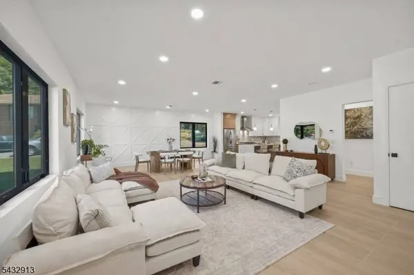 24 Richard Scott Ct, Haledon Boro, NJ 07508