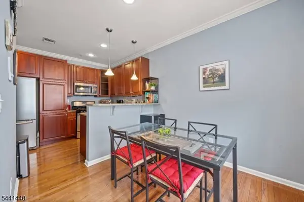177 Winchester Ct, Clifton City, NJ 07013