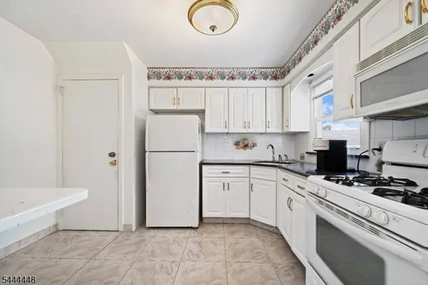 101 John St, Clifton City, NJ 07013