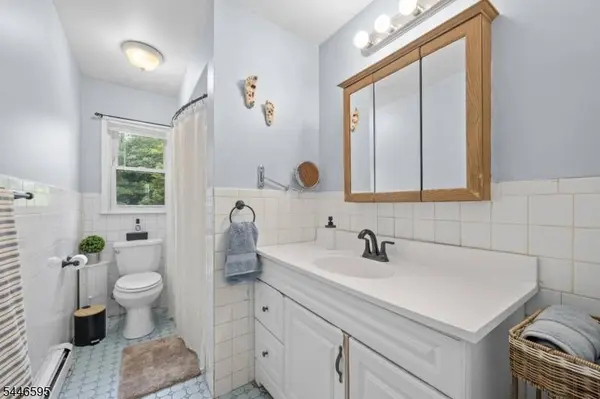44 Parkway Ave, Clifton City, NJ 07011