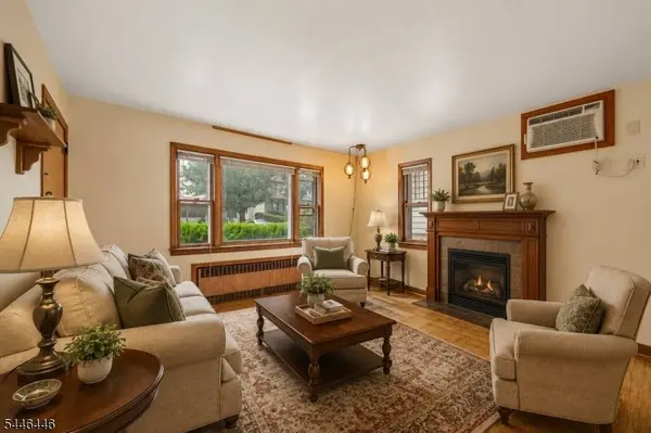 95 Hudson St, Clifton City, NJ 07011