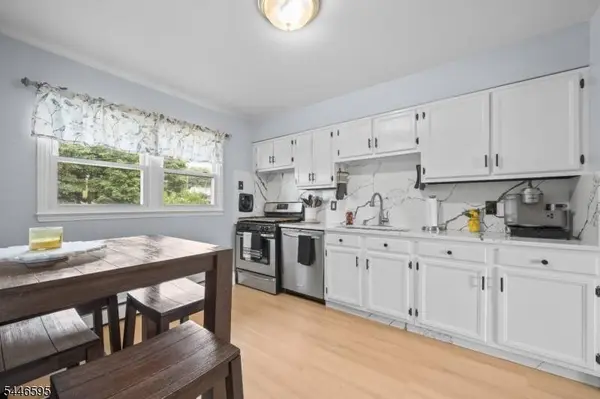 44 Parkway Ave, Clifton City, NJ 07011