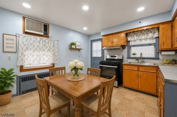 95 Hudson St, Clifton City, NJ 07011