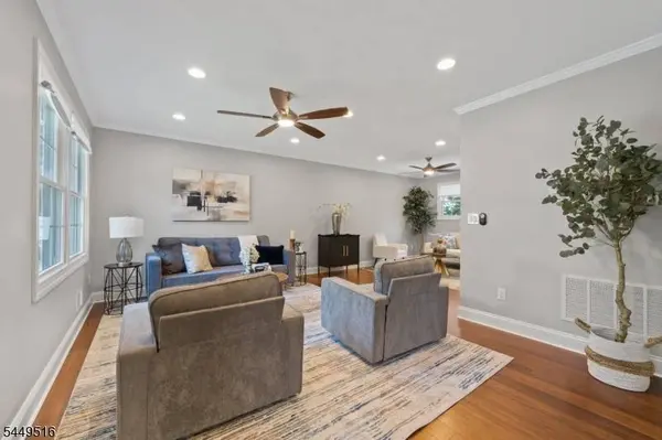 160 Harrington Rd, Clifton City, NJ 07012