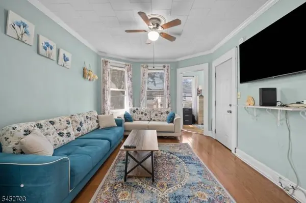 4 Gillies St, Clifton City, NJ 07013