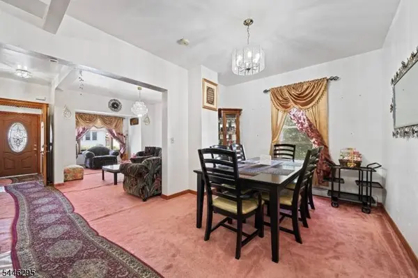 22 George St, Clifton City, NJ 07011