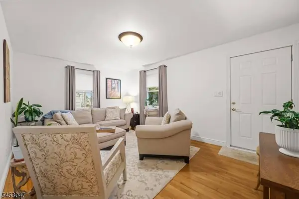 102 Sherwood St, Clifton City, NJ 07013