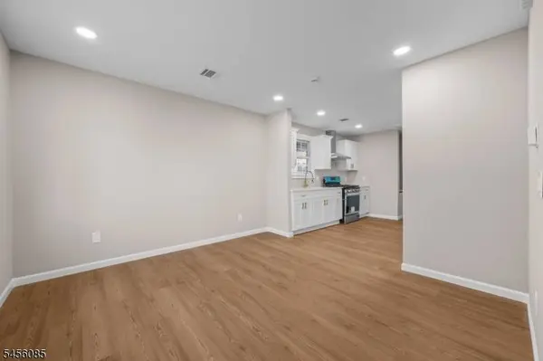 26 Major St, Clifton City, NJ 07013