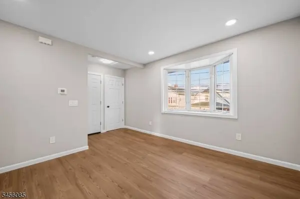 26 Major St, Clifton City, NJ 07013
