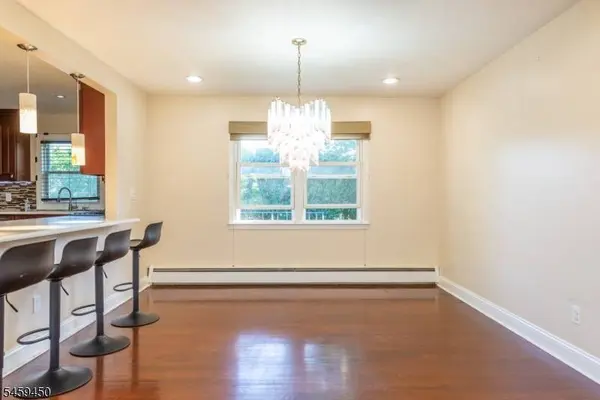 65 Daniels Dr, Clifton City, NJ 07013