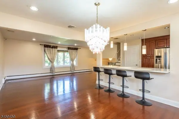 65 Daniels Dr, Clifton City, NJ 07013