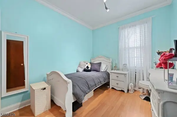 32 E Russell St, Clifton City, NJ 07011