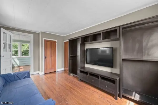 10 Sussex Rd, Clifton City, NJ 07012