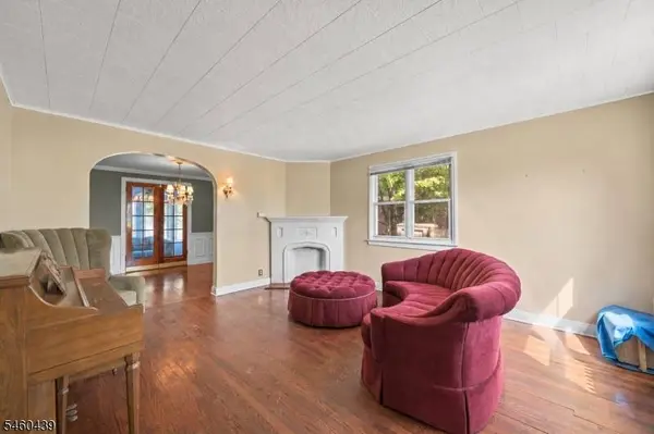 10 Sussex Rd, Clifton City, NJ 07012