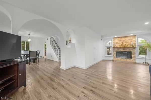 6 Tyler Ct, Clifton City, NJ 07012