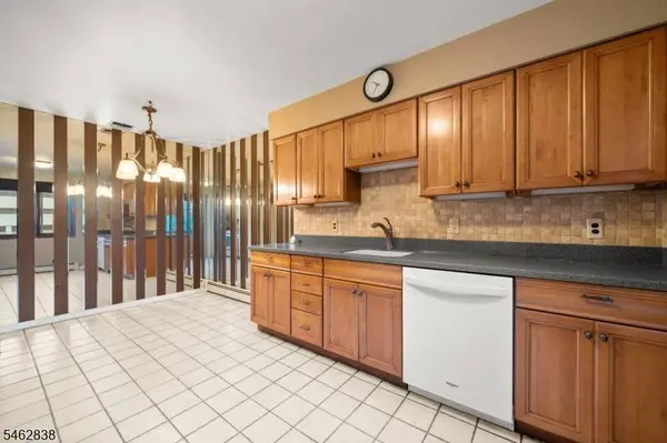 140 Allwood Rd #E, Clifton City, NJ 07014