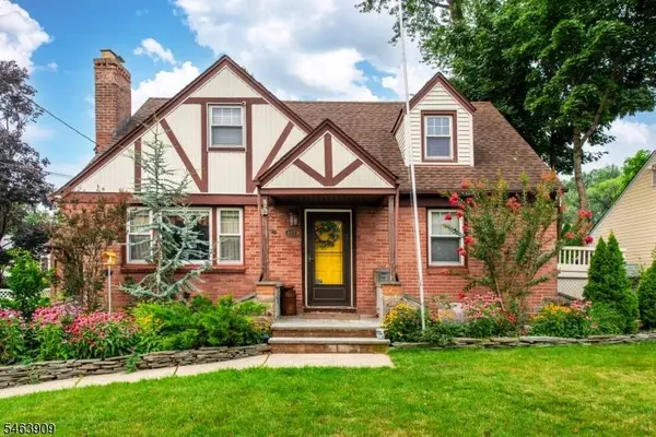 111 Greenlawn Ave