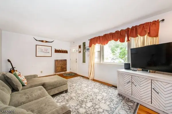 111 Greenlawn Ave, Clifton City, NJ 07013