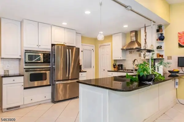 111 Greenlawn Ave, Clifton City, NJ 07013