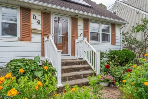 34 Meadow Ln, Clifton City, NJ 07012