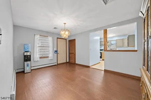 29 Garrabrant Rd, Clifton City, NJ 07013