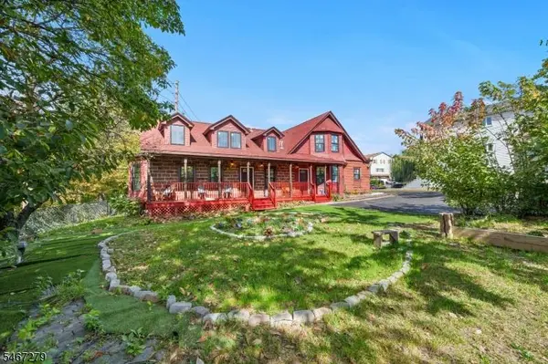 891 River Dr, Elmwood Park Boro, NJ 07407
