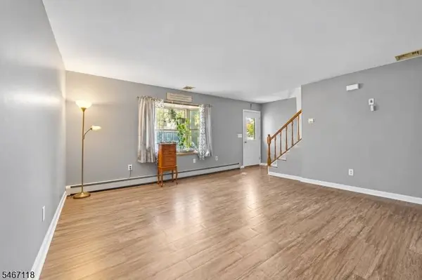 29 Garrabrant Rd, Clifton City, NJ 07013